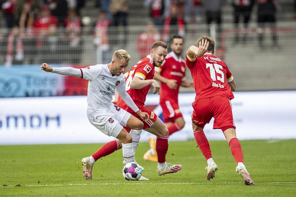 馬雷斯卡：紅牌后比賽局勢徹底改變了，我們是在白白給對手送禮沙沙                                                                2025-