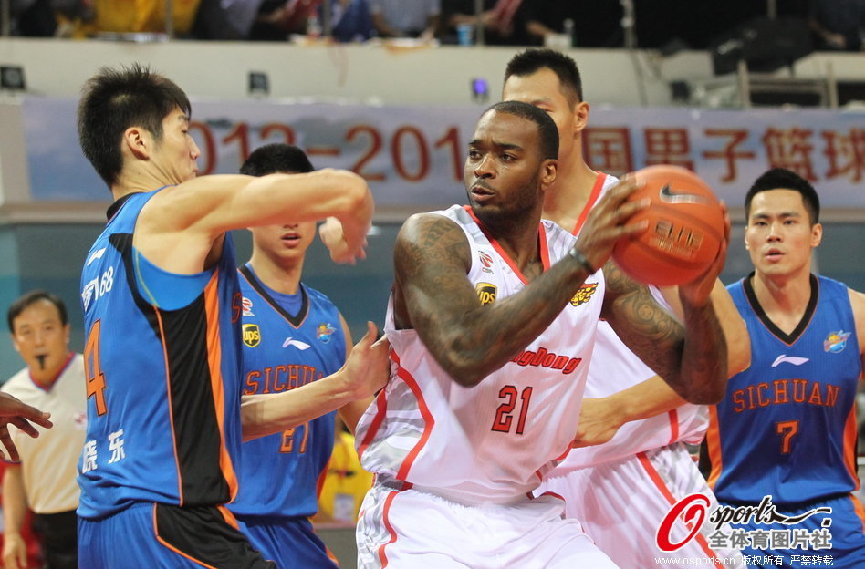 米蘭客戰(zhàn)都靈首發(fā)：魔笛、奇克先發(fā)，恩昆庫搭檔萊奧，美隊替補