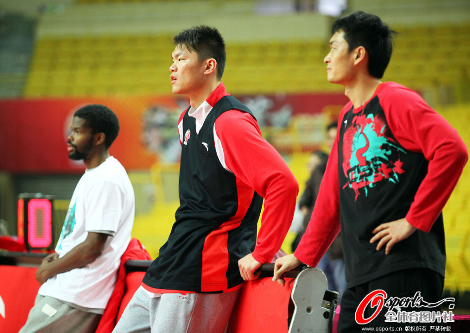 認可！斯洛特：森林也是爭冠球隊，回想首回合輸他們沒那么意外了