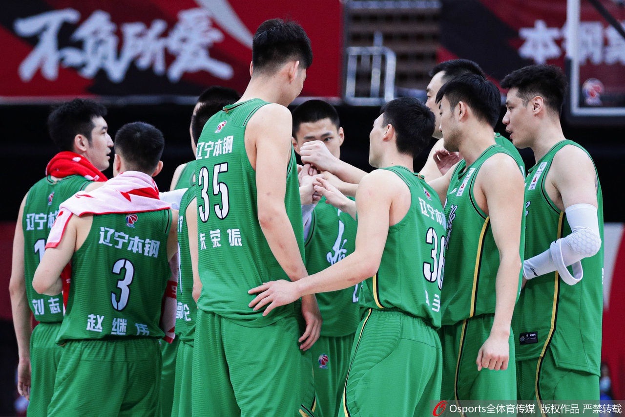 兒子生日當(dāng)天出軌！旺達視頻曝光：與伊卡爾迪前隊友在房間內(nèi)跳舞