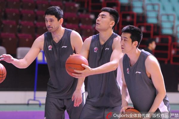 瘋狂贏分！字母哥半場10投8中得18分5板1助2斷 正負值為+15