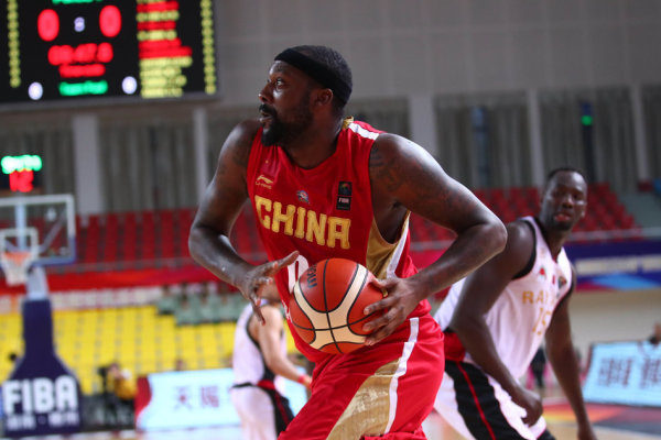 不愧是你！孔蒂不滿霍伊倫被吹犯規(guī)，憤怒質(zhì)疑裁判被出示黃牌冰糖燉雪梨                                                                202