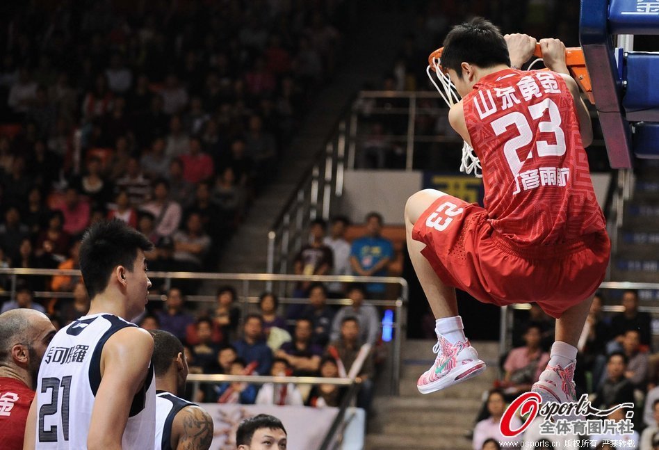 官方：英冠牛津聯(lián)租借切爾西20歲中場馬托斯，租期至本賽季結(jié)束