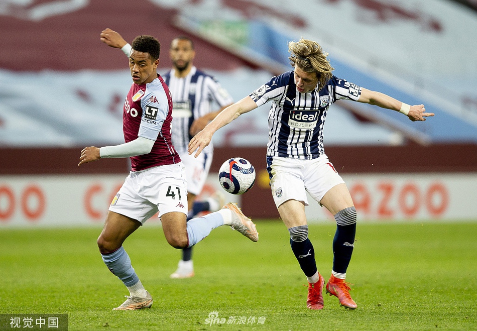 記者：張衛(wèi)昨日舉行婚禮，新鵬城同日官宣他即將離隊