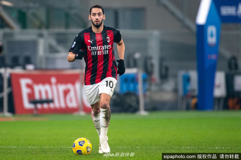 留力踢巴薩？維蒂尼亞35分鐘似乎無受傷情況被換下，阿什拉夫登場Scheisse