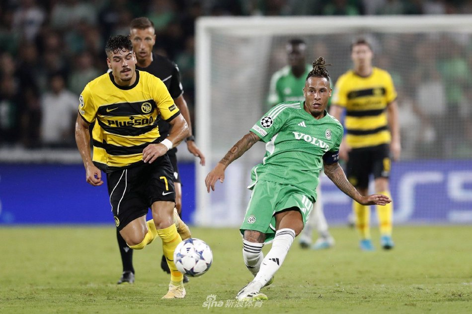 不在狀態(tài)！愛德華茲半場14中3拿到14分 三分7中1