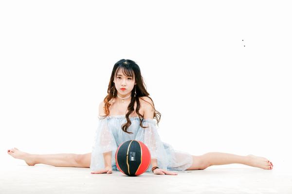 官方：英冠牛津聯(lián)租借切爾西20歲中場馬托斯，租期至本賽季結(jié)束