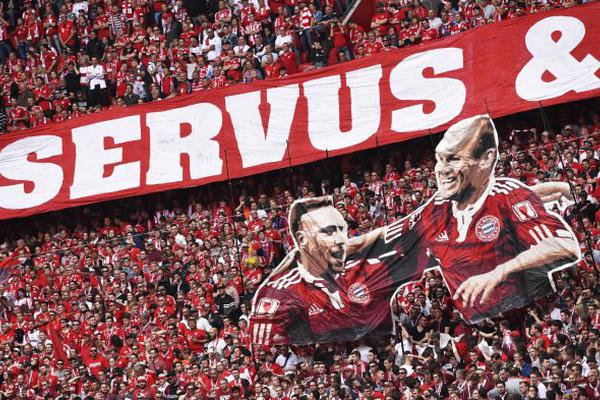 弗蘭克被拍到用帶阿森納logo杯子喝水 賽后回應：不是故意的