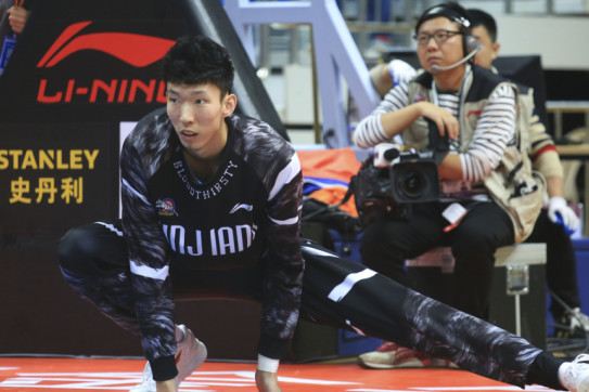 自己來吧！字母哥暴扣&反擊一條龍穿透勇士防線上籃得分