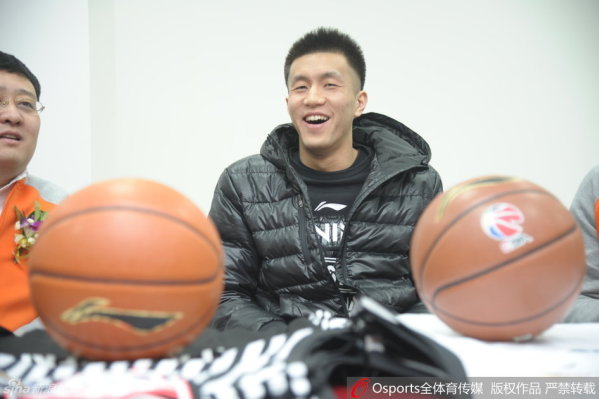 羅馬諾：奧卡福正在前往德國，將在今天與萊比錫簽約