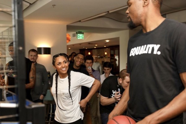 杰倫·約翰遜40+10+5本季聯(lián)盟唯二前鋒&比肩字母哥 后者兩次做到