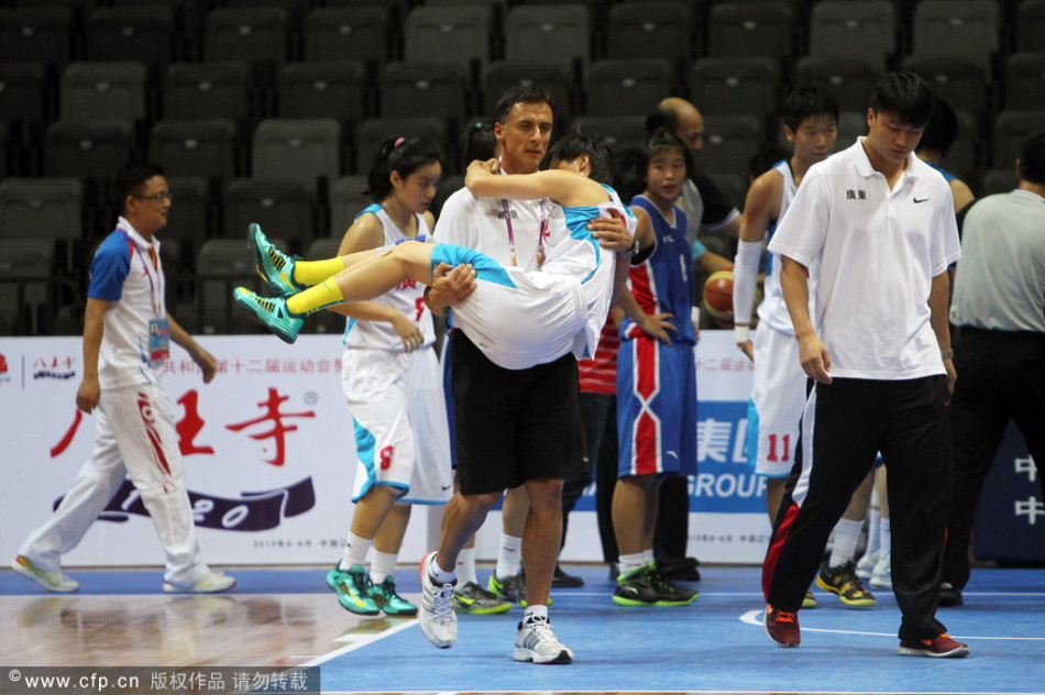 14年亞冠小組賽蒙哥馬利曾作客工體，補時階段飛鏟張呈棟染黃