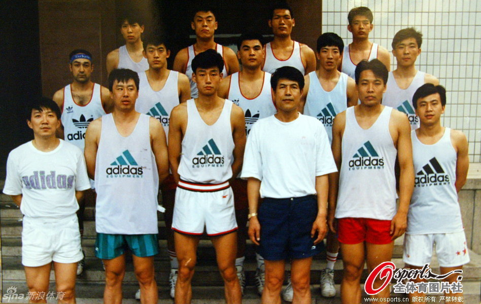 馬卡報：備戰(zhàn)曼城，雷耶斯的兒子被調(diào)入皇馬一隊參加訓(xùn)練