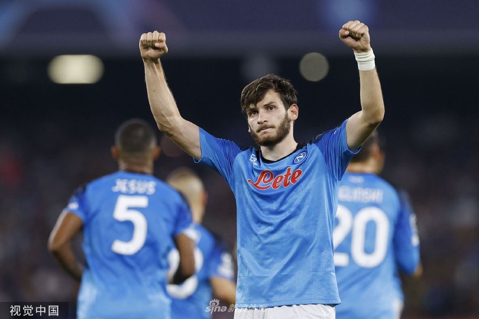 《燕云十六聲》周年慶推出了三枚金色徽章，玩家需完成指定任務方可獲取。以下是各徽章的詳細獲取條件與方法說明，供各位游俠參考。燕云十六聲周年金色徽章獲取方法徽章一：太平武墓1、獲取條件：完成任意流派的最高