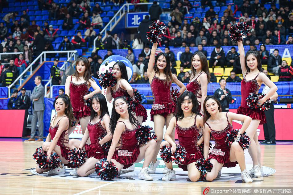 米體：孔蒂周一去看水球比賽，他與意大利水球國家隊主帥是好友