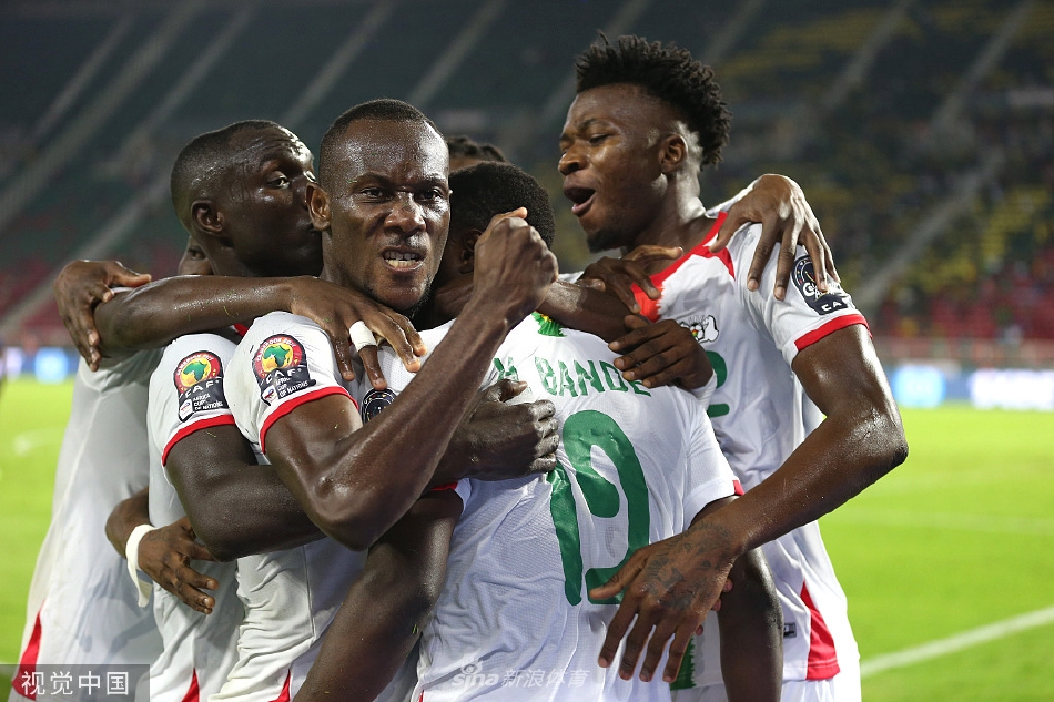 直播吧10月8日訊 據(jù)阿根廷《奧萊報》報道，盡管尚未得到官方確認，阿根廷隊第二場友誼賽的舉辦地將發(fā)生變更。原定于10月14日對陣波多黎各的比賽原計劃在芝加哥舉行。然而，由于芝加哥當?shù)卣诎l(fā)生社會抗議活