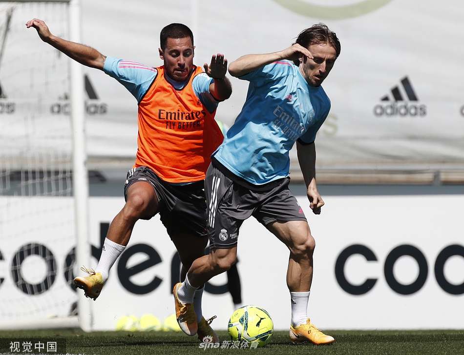 還續(xù)嗎？55分鐘被換下，科納特本場3成功長傳+3解圍2犯規(guī) 獲6.6分