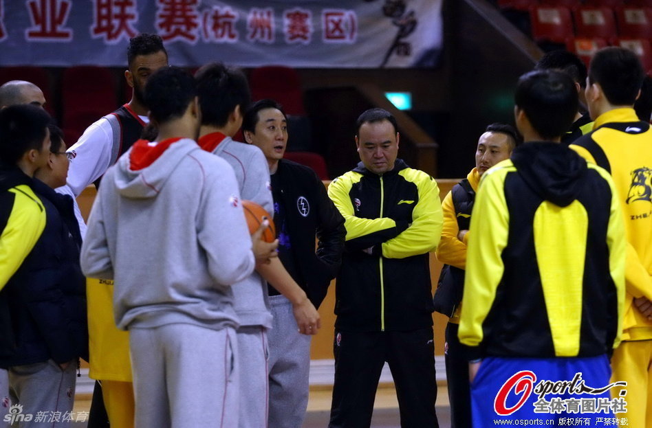 依舊替補？詹俊：今晚還是讓維爾茨搭?；倏?，薩拉赫替補更合理