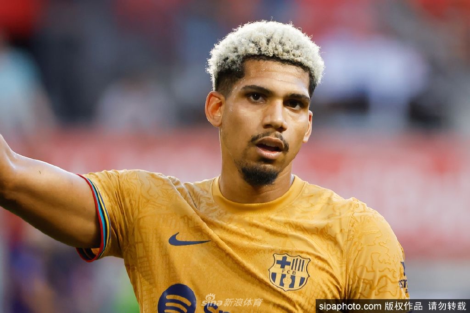 英超單場烏龍雙響“倒霉蛋”：卡拉格、艾斯特福、道森、法斯在列二怪                                                                2025