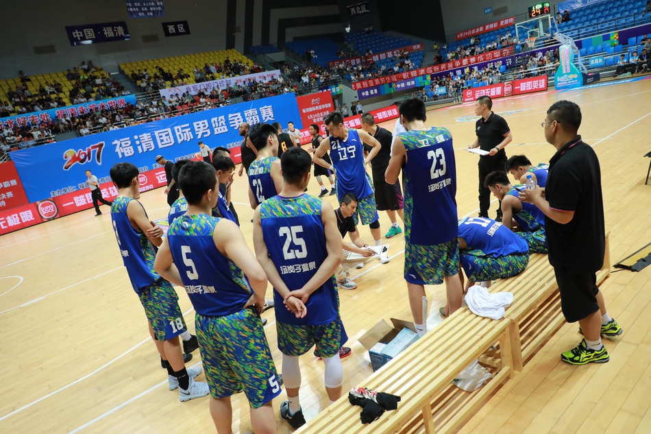 每體：巴薩今日完成本周最后一次訓練，弗里克因私事缺席