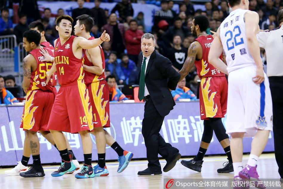 長傳助攻威爾遜破門！阿雷奧拉是本賽季英超首位送出助攻的門將