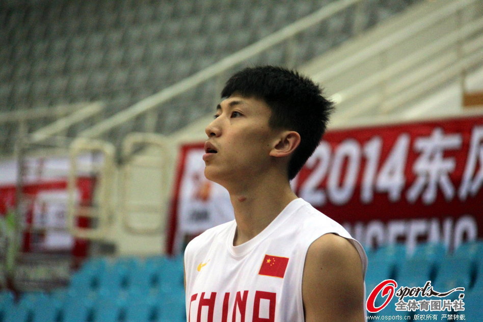 步行者VS騎士裁判報告：出現(xiàn)1次漏判 內(nèi)姆哈德擠掩護對阿倫犯規(guī)