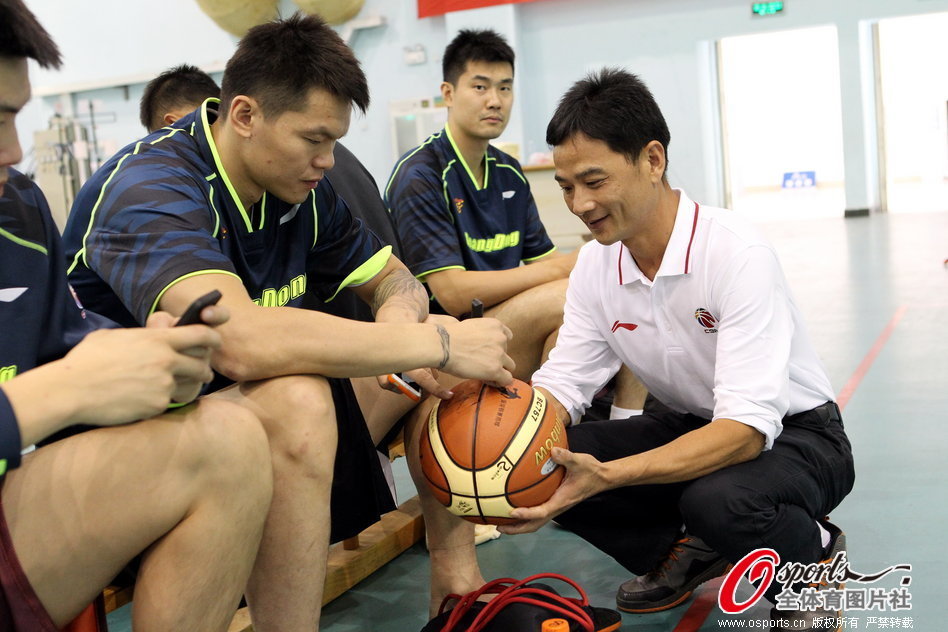 期待已久的手游貓游紀即將登陸九游，這款手機游戲吸引了大批玩家的關注，想下載這款游戲，有很多粉絲都在問九游小編貓游紀好玩嗎？貓游紀值不值得玩？現(xiàn)在就為大家來簡單分析下，看看這款游戲的玩法特點和游戲劇情介