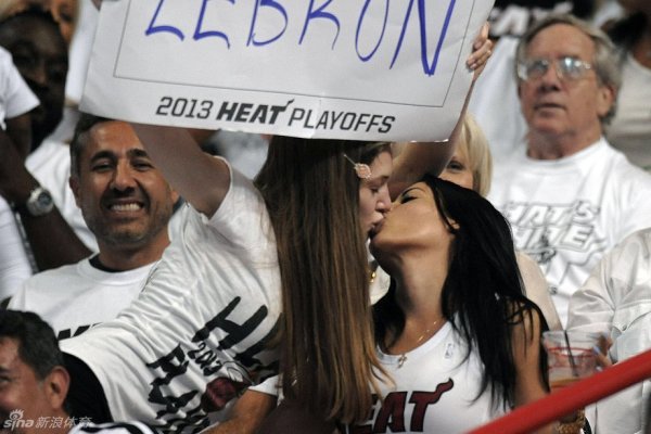 電訊報：森林考慮冬窗提前退租津琴科，并尋找新的左后衛(wèi)