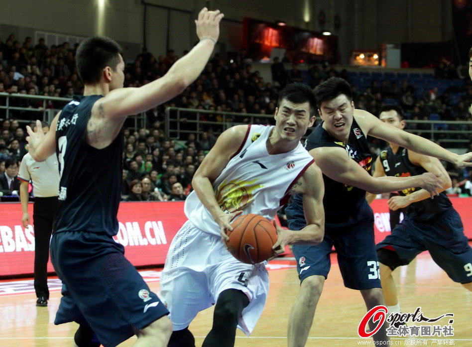 跟隊記者：菲爾克魯格在剛剛落地米蘭機場，早上將接受米蘭體檢