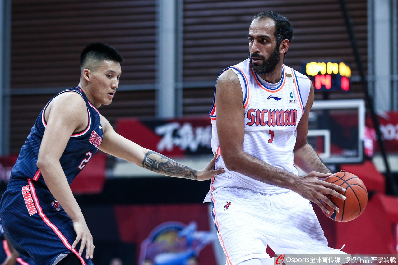 顧家的男人！阿斯：巴斯克斯希望在下支球隊能平衡足球和家庭2025-07-23 18:33足球西甲皇家馬德里意甲尤文圖斯西班牙人北京時間07月23日訊 據(jù)《阿斯報》報道，巴斯克斯希望在下一支球隊能平衡事