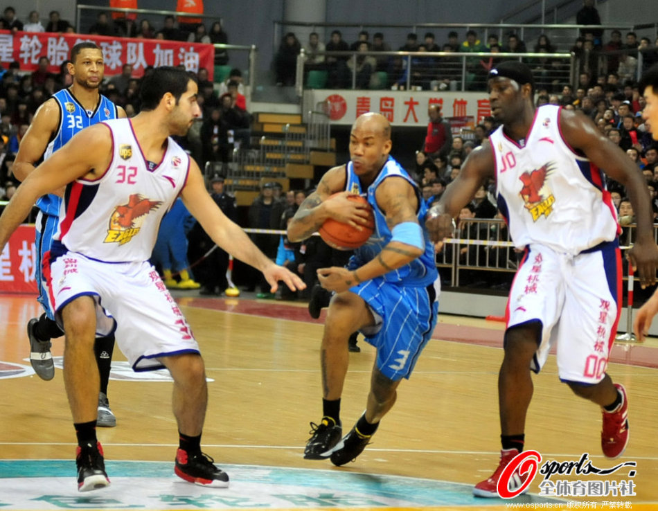 鳴潮莫寧聲骸和詞條選擇建議