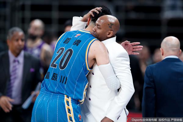 ??快船上半場罰球23中21&出手比熱火多14次 但落后20分