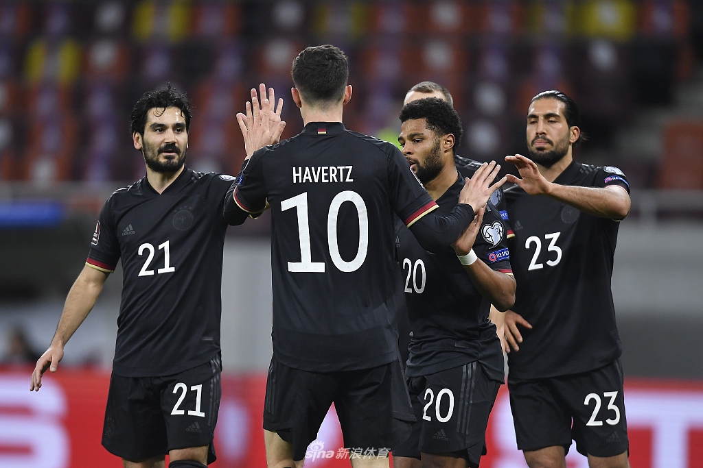 [流言板]亞當斯談伊迪：他有著無限的潛力，只需慢慢學習