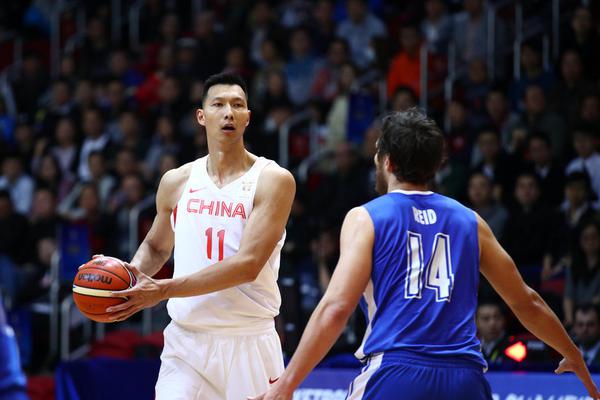 有夢就來湖人大舞臺！活塞小將薩瑟本賽季此前共得7分 今天砍19分