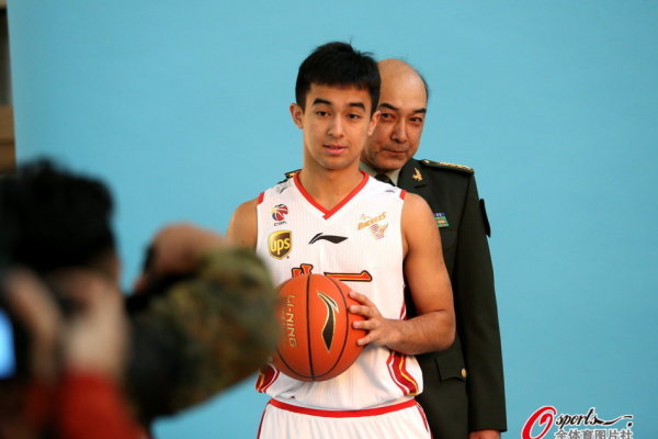 半場戰(zhàn)報：皇馬1