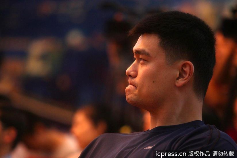 [流言板]恢復(fù)神速！前幾日腳無法承重的東契奇，今日自己走回更衣室