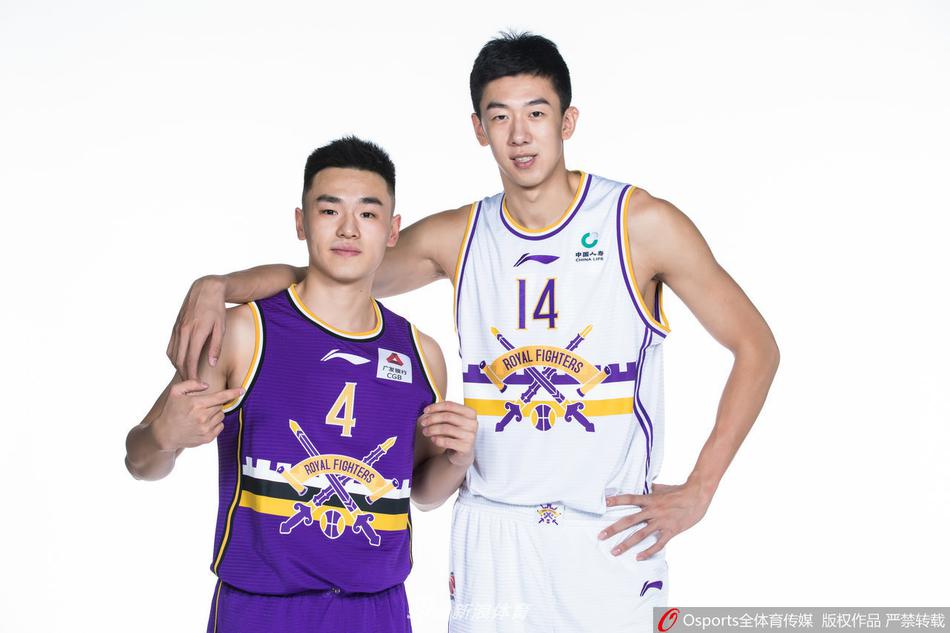 隊記：馬刺預(yù)計將依照賽程連續(xù)客戰(zhàn)湖人，已更換下榻酒店