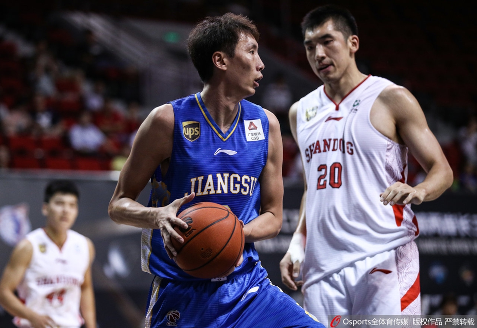 兒子生日當(dāng)天出軌！旺達視頻曝光：與伊卡爾迪前隊友在房間內(nèi)跳舞