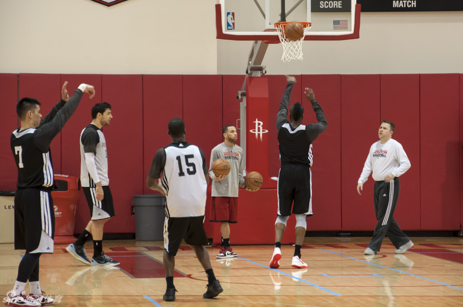 泰拉瑞亞怎么修改NPC 房間分配、屬性調(diào)整與模組擴展全解析