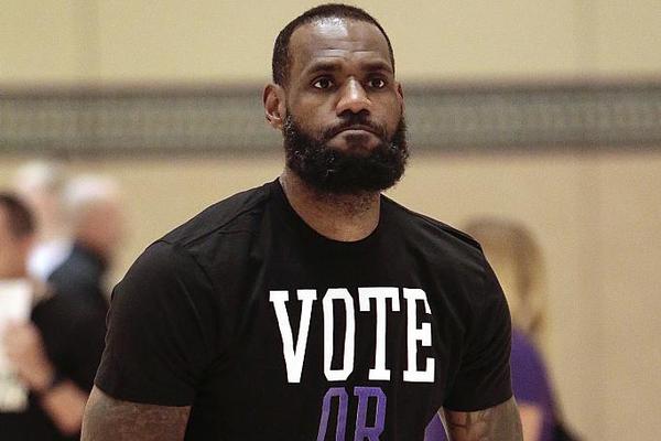 ?；倏耍核_拉赫比我想象中更隨和，和他并肩作戰(zhàn)很不可思議