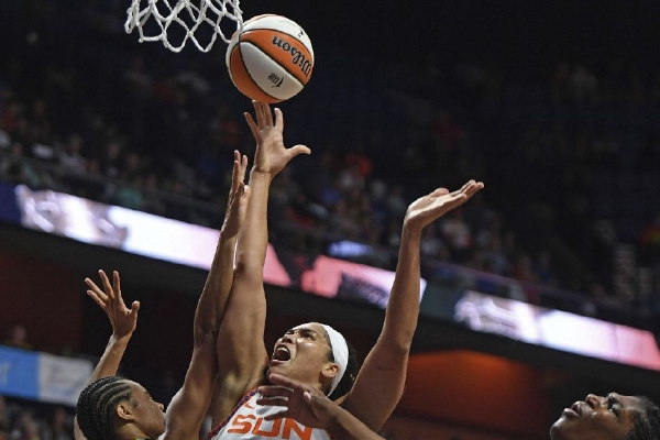 自己來吧！字母哥暴扣&反擊一條龍穿透勇士防線上籃得分