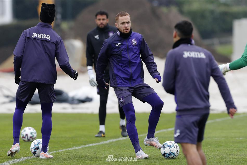 維加希望踢更多比賽？馬雷斯卡：我也想留長發(fā)，但那是不可能的