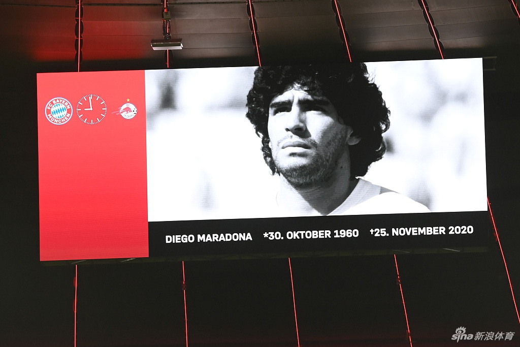 馬卡報：備戰(zhàn)曼城，雷耶斯的兒子被調(diào)入皇馬一隊參加訓(xùn)練