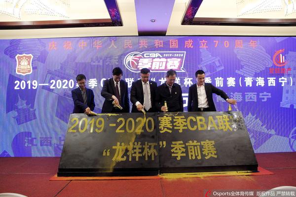 喜劇演員：馬赫雷斯應向C羅學習，后者在哪都有極高職業(yè)素養(yǎng)