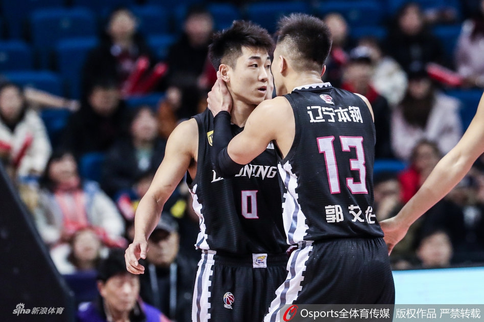 2025年12月31日 16:20:12懂球帝                 據(jù)《每日體育報》報道，坎塞洛將于今年1月離開利雅得新月，巴塞羅那已與球員方面取得聯(lián)系，評估其作為防線補強人選的可行性。在