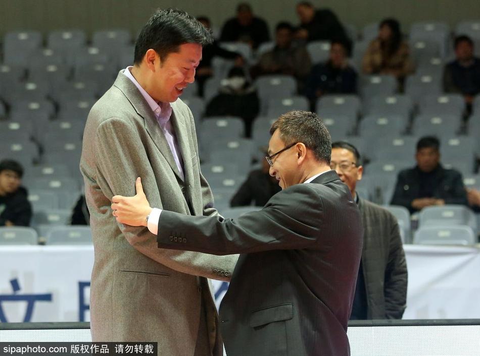 火藥味！追夢霍蘭德對抗后發(fā)生口角，隨后被隊友拉開