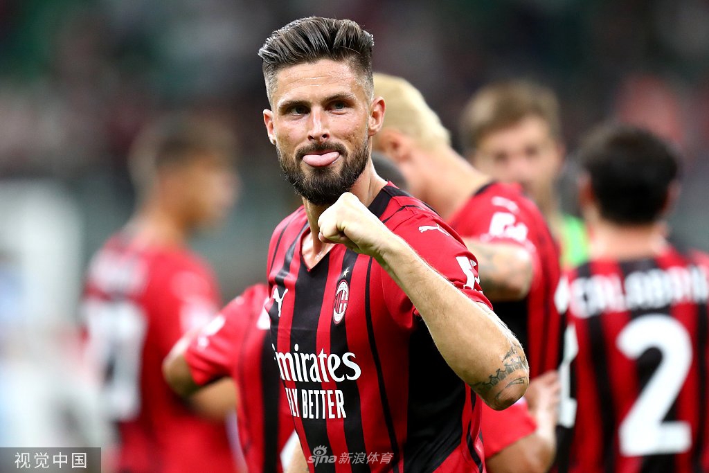 在巴黎時內馬爾帶你去夜店了嗎？西蒙斯：沒有，那時我才17歲