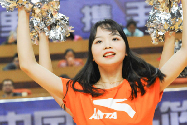 英超榜首榜尾之戰(zhàn)，阿森納對陣狼隊已經(jīng)8連勝，其中6場零封