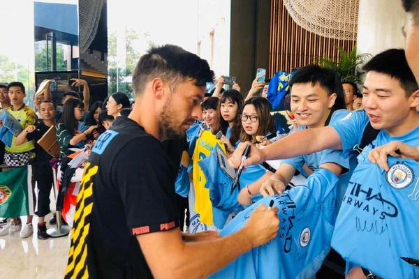 喜劇演員：馬赫雷斯應向C羅學習，后者在哪都有極高職業(yè)素養(yǎng)