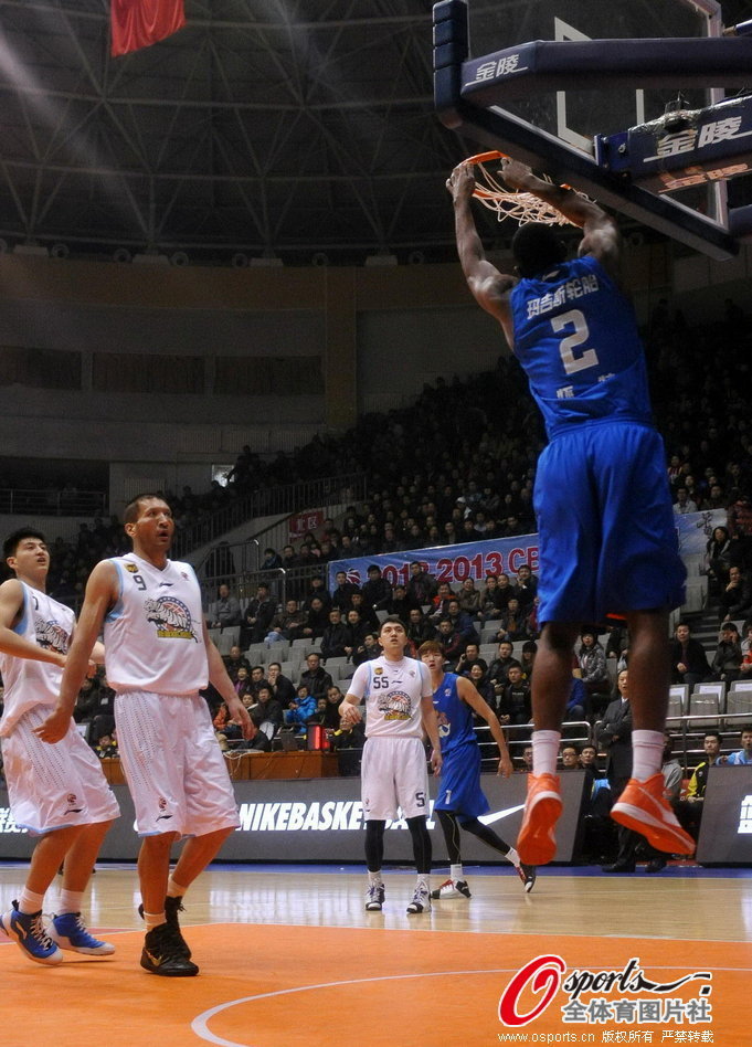 曼聯(lián)女足官宣新援時不慎泄露另一筆交易，球迷：至少保留點懸念啊